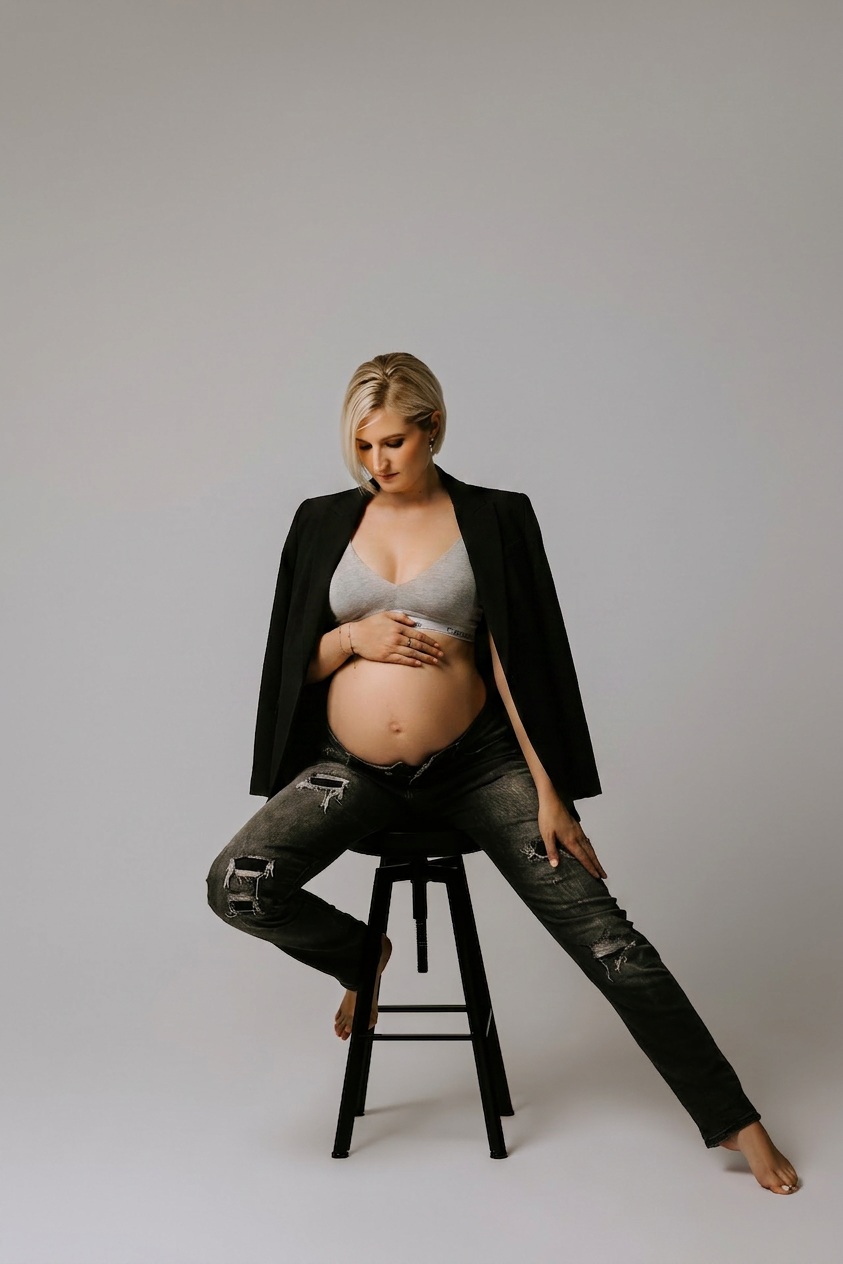 Elke, strong, pregnant, unapologetic
